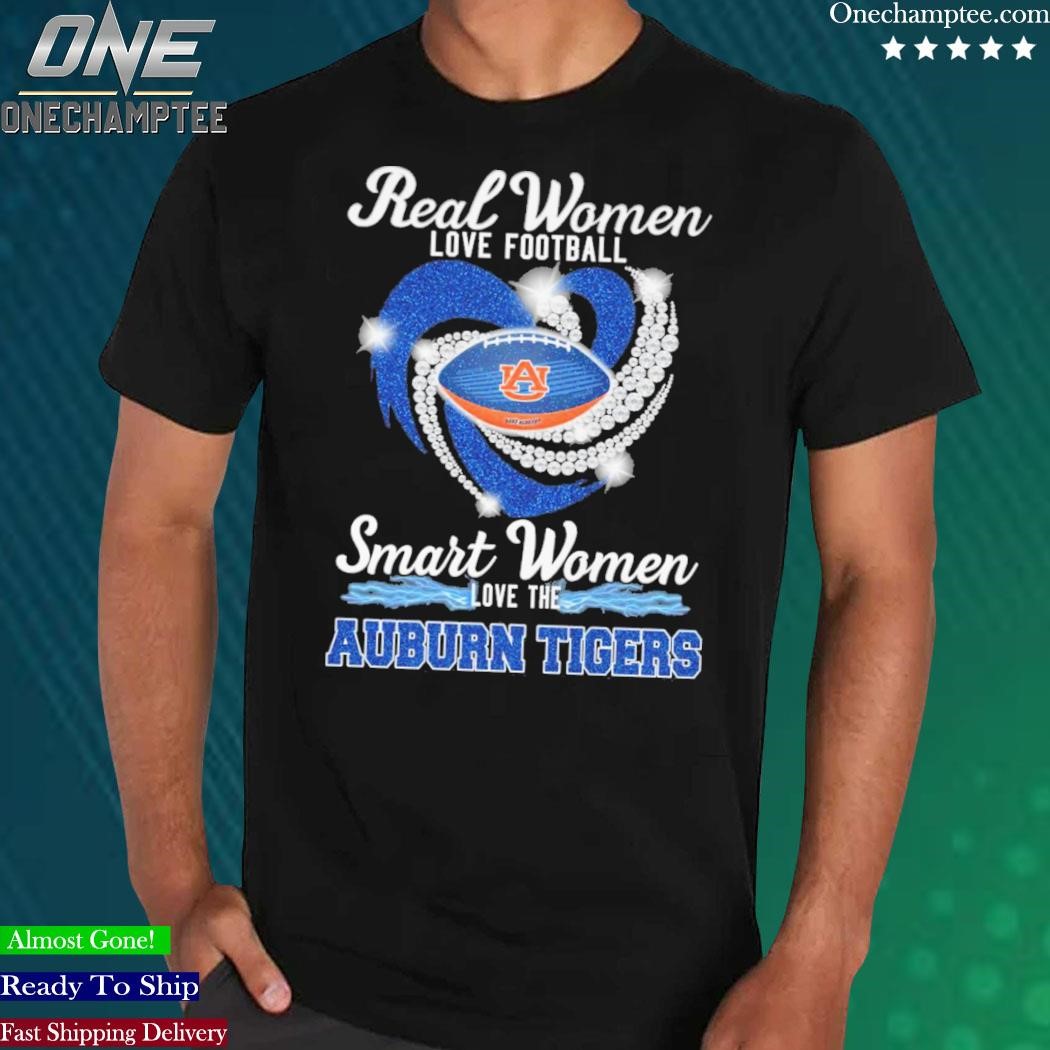 Real women love football smart women love the Chicago Bears shirt