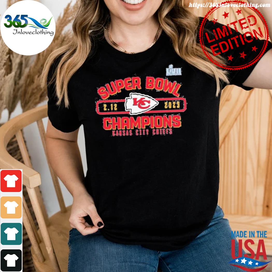 Kansas City Super Bowl Champions 2023 v2 - Kansas City Chiefs - T-Shirt